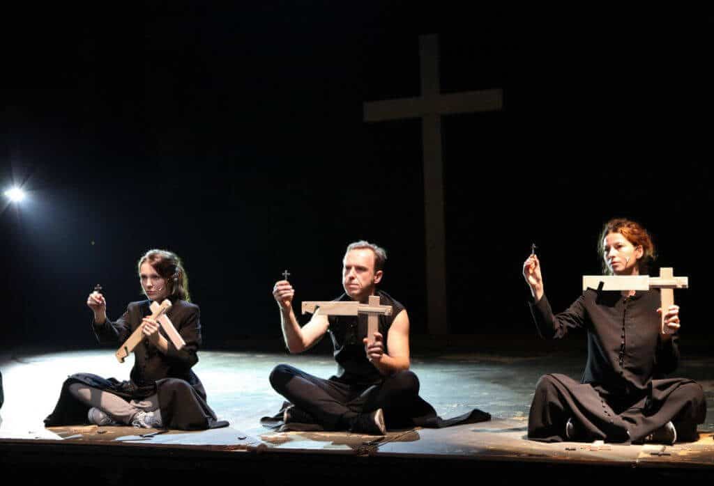 Official production photo from Curse. Photo by Magda Hueckel. Reproduced with permission.