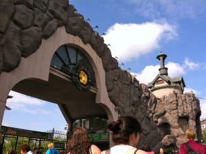 The front archway of the Moscow Zoo